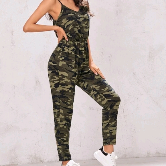 Camo Print Camo Jumpsuit - Picture 3 of 3